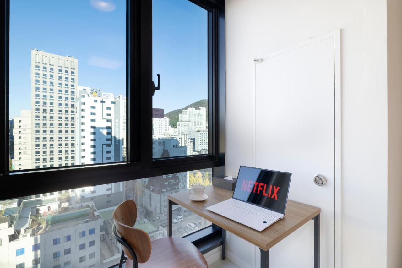 From H Reposant Hotel Busnan Seomyeon Пусан Екстериор снимка