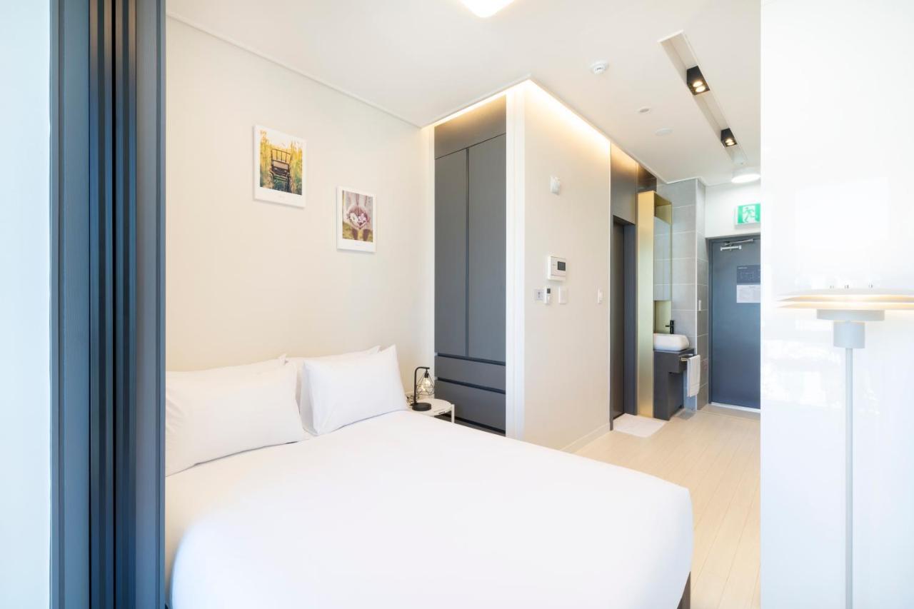 From H Reposant Hotel Busnan Seomyeon Пусан Екстериор снимка